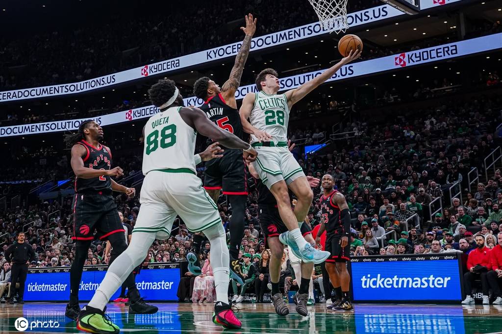 莺歌缺阵布朗25+8+7 普理查德27+8绿军终结猛龙3连胜